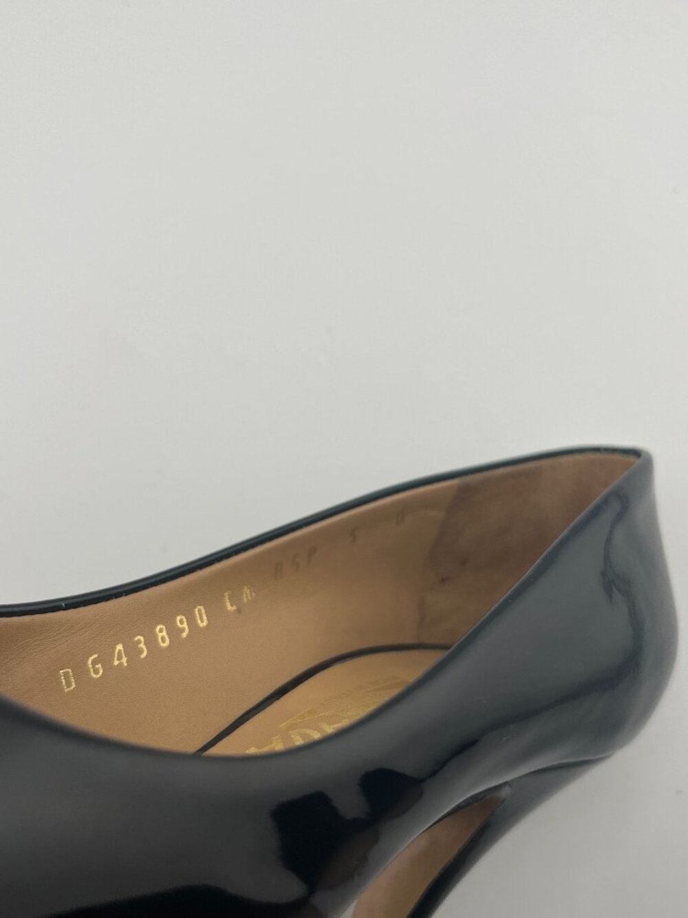 #S16 Salvatore Ferragamo Vara Bow Peep-Toe Pumps, Black - Picture 7 of 7